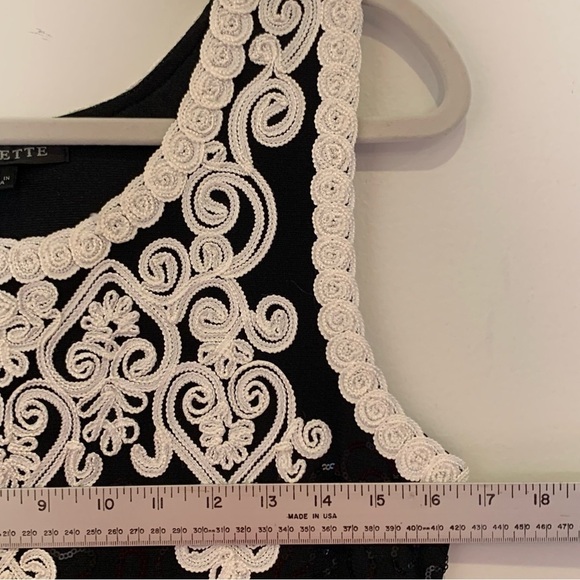 Juliette black and white embroidered sequined dressy tank top. Size M - Picture 6 of 9